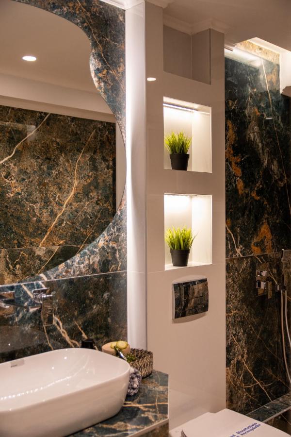 Sithoniars Luxury Ground Floor Apartment With Private Garden Néos Marmarás Exterior foto