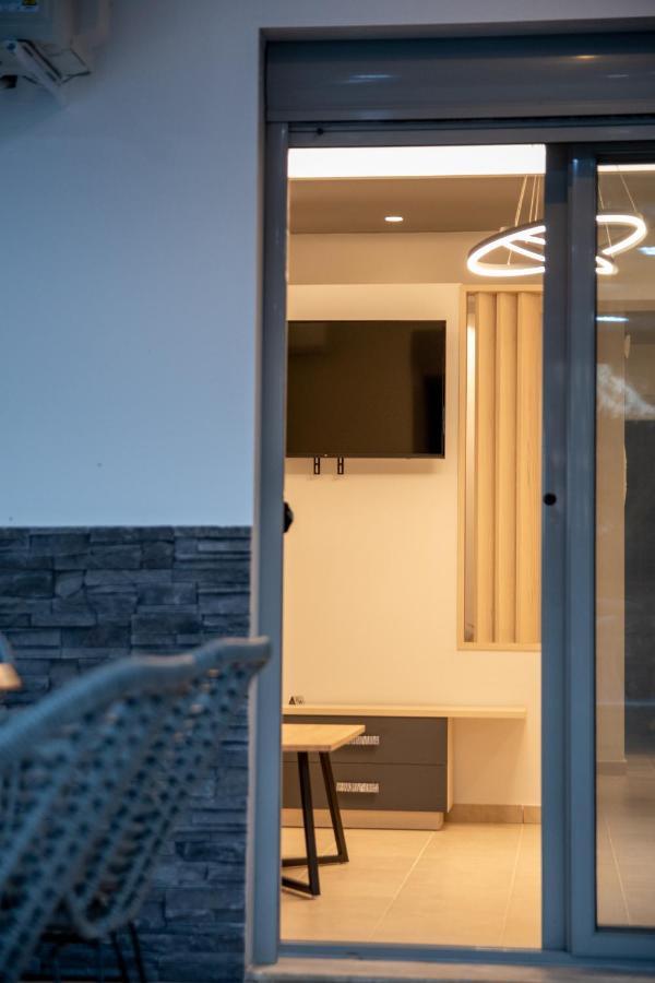 Sithoniars Luxury Ground Floor Apartment With Private Garden Néos Marmarás Exterior foto